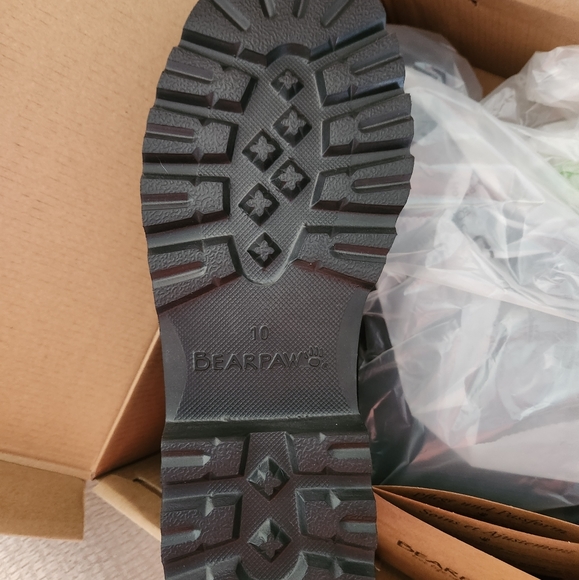 Bearpaw Men's Size 10 Black Boot - Picture 5 of 7